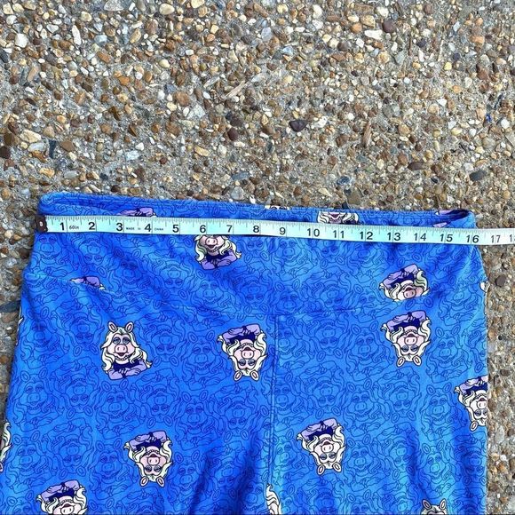 Lularoe Disney Miss Piggy Muppets Blue Tall and Curvy Leggings - Picture 4 of 8